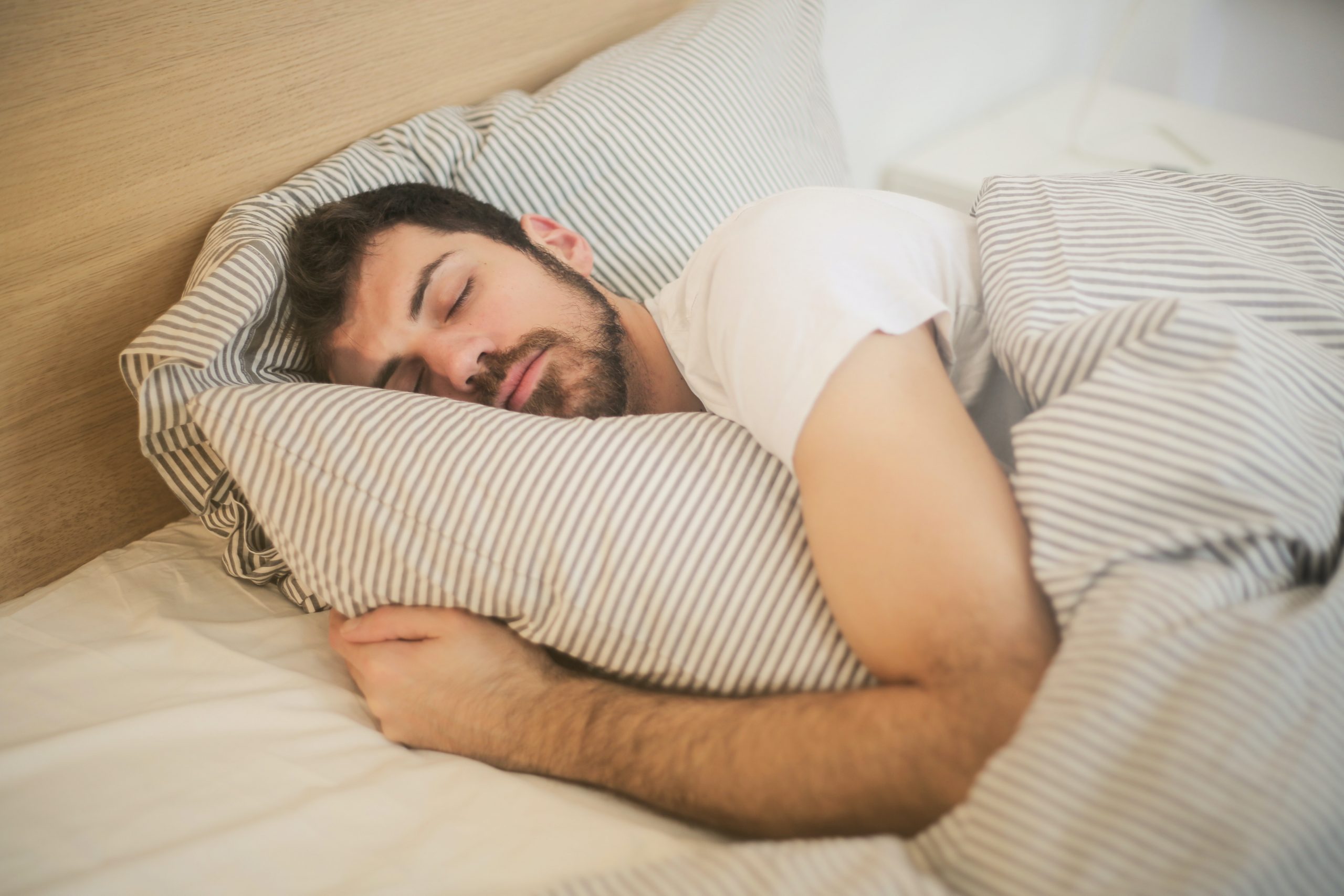 Zdrowy sen: Jak poprawić jakość snu i dlaczego jest to ważne dla zdrowia i dobrego samopoczucia