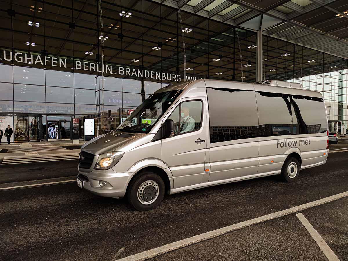 Jak efektywnie zaplanować podróż na lotnisko z serwisem ridesharingowym