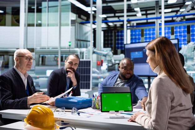 Jakie korzyści przynosi współpraca z profesjonalnym dostawcą rozwiązań elektrycznych?