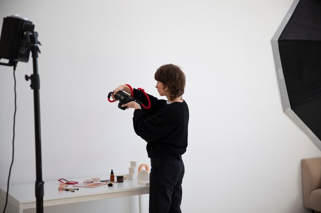 Dlaczego warto wybrać profesjonalne studio fotograficzne na sesję zdjęciową?