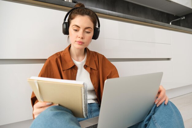 Jak skutecznie przygotować się do rozszerzonej matury z języka polskiego dzięki kursom online