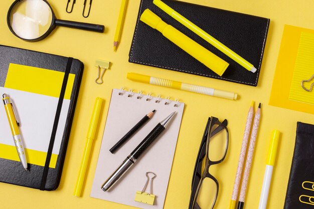 Jak personalizowane długopisy mogą wzmocnić tożsamość marki?