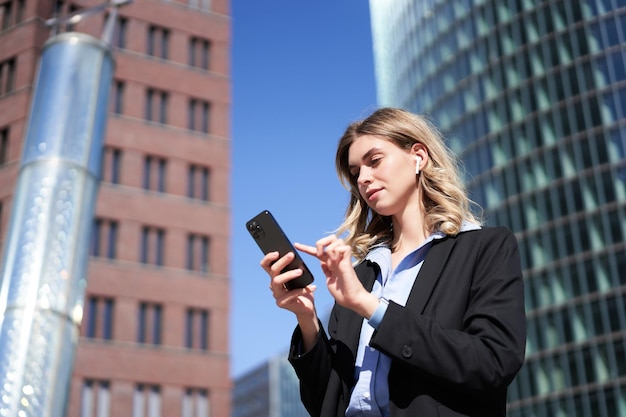 Jak technologia VoLTE może poprawić jakość Twoich połączeń?